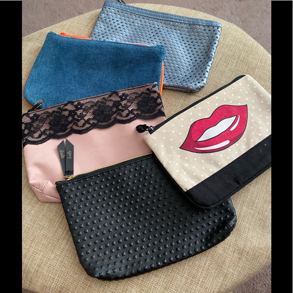 Ipsy 5 small make up bags NWOT
